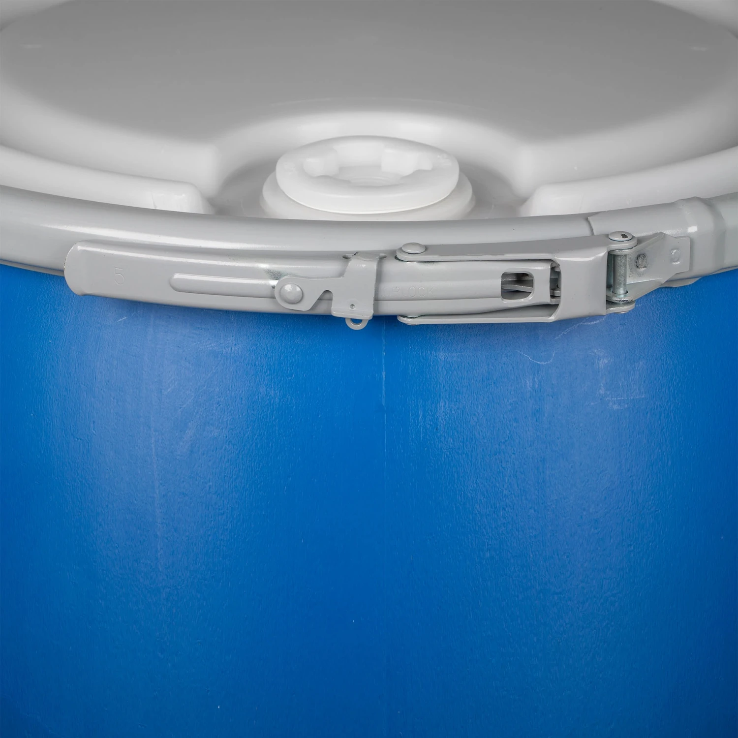 57 Gallon Blue Plastic Drum, UN Rated, 2" & 3/4" Fittings, Cover W/Lever Lock Ring Closure - Image 5