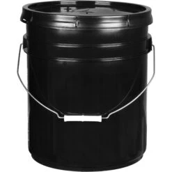 5 Gallon Black Straight-Sided Plastic Pail W/Lid & Metal Handle, UN Rated (P6 Series) -Pagagoo Shop 5 gallon black straight sided plastic pail with lid and metal handle un rated 57w5sb 2